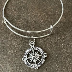 Compass bracelet